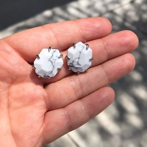 Howlite Mogan Studs